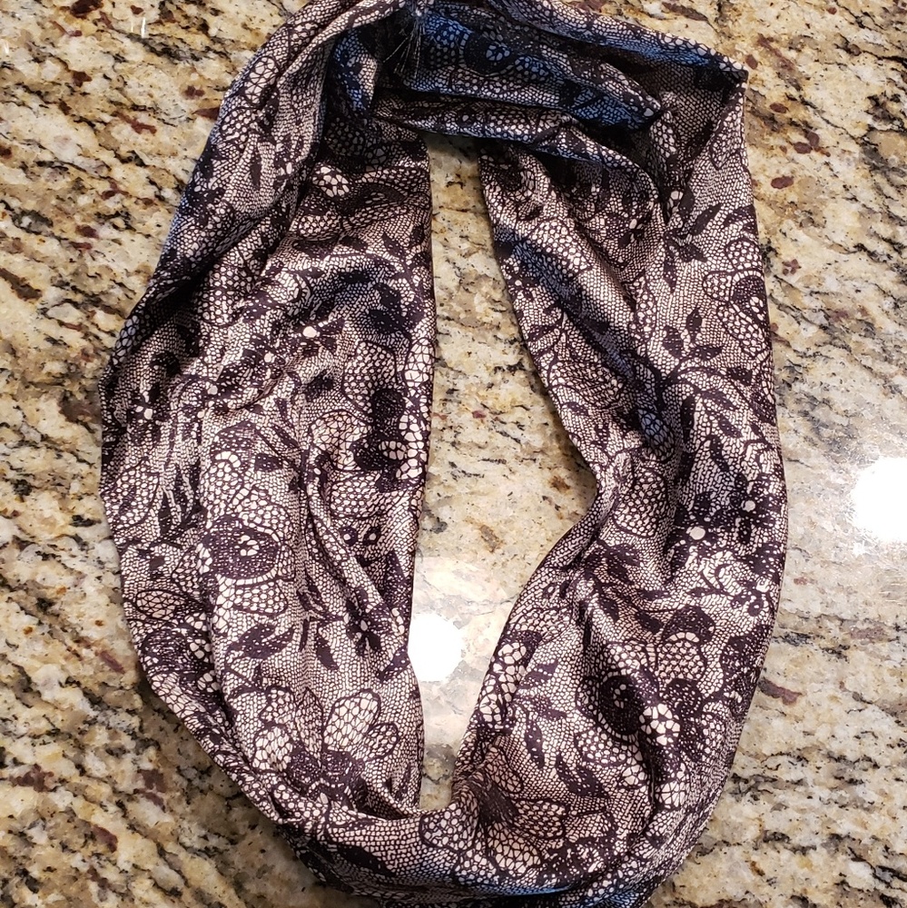 Infintiy Scarf